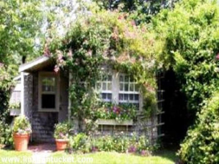 9 Lily Street Nantucket Image