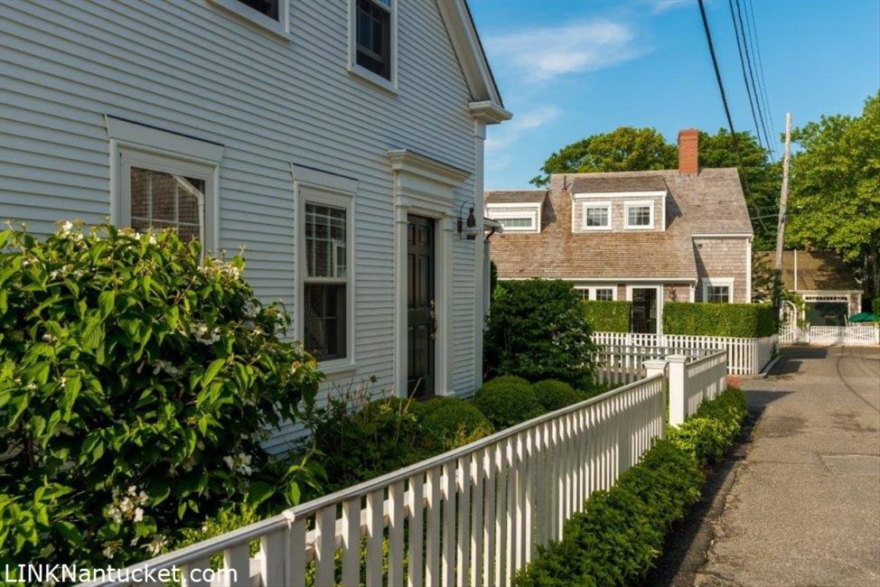 44 & 44B Pine Street Nantucket Image