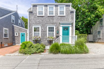 5 1/2 Eagle Lane Town