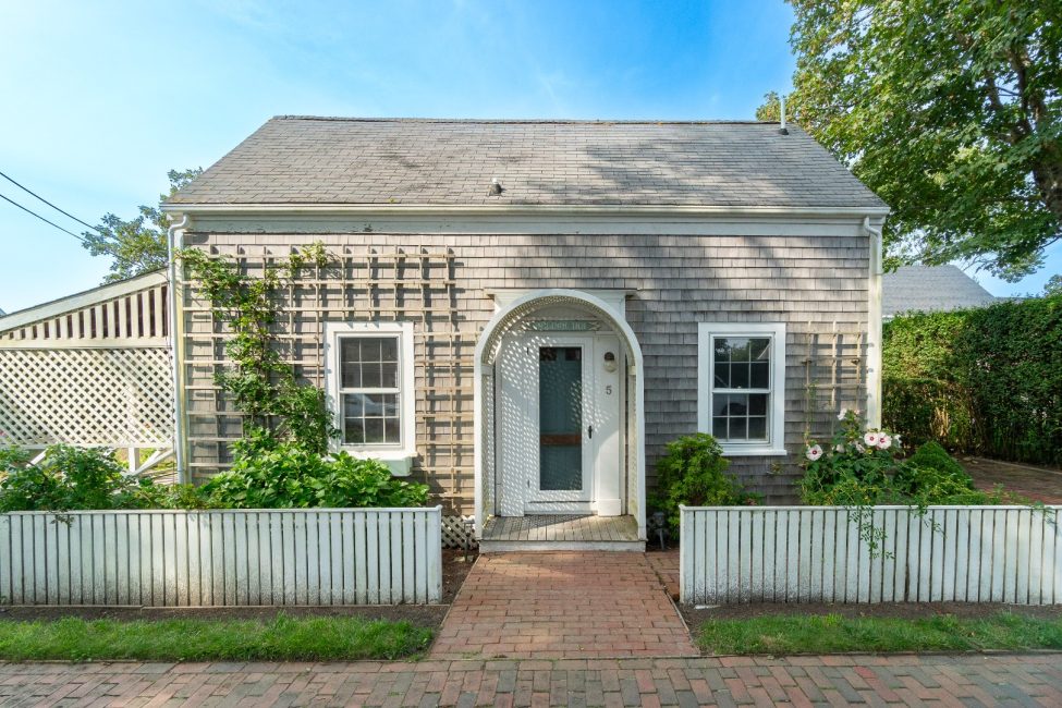 5 & 7 New Street Nantucket Image