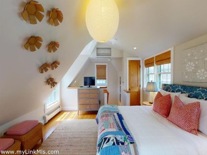 51B Pleasant Street Town