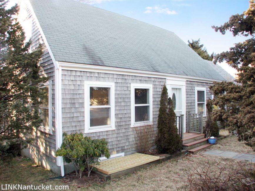 31 Surfside Road Nantucket Image