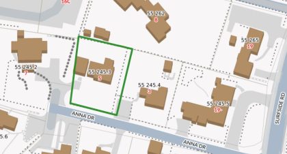 5 Anna Drive South of Town