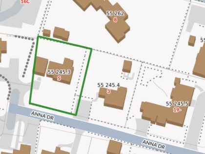5 Anna Drive South of Town