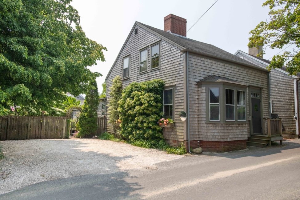 2 York Street Nantucket Image