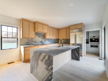 75 Fairgrounds Road Mid Island