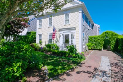 14 Goldfinch Drive Naushop