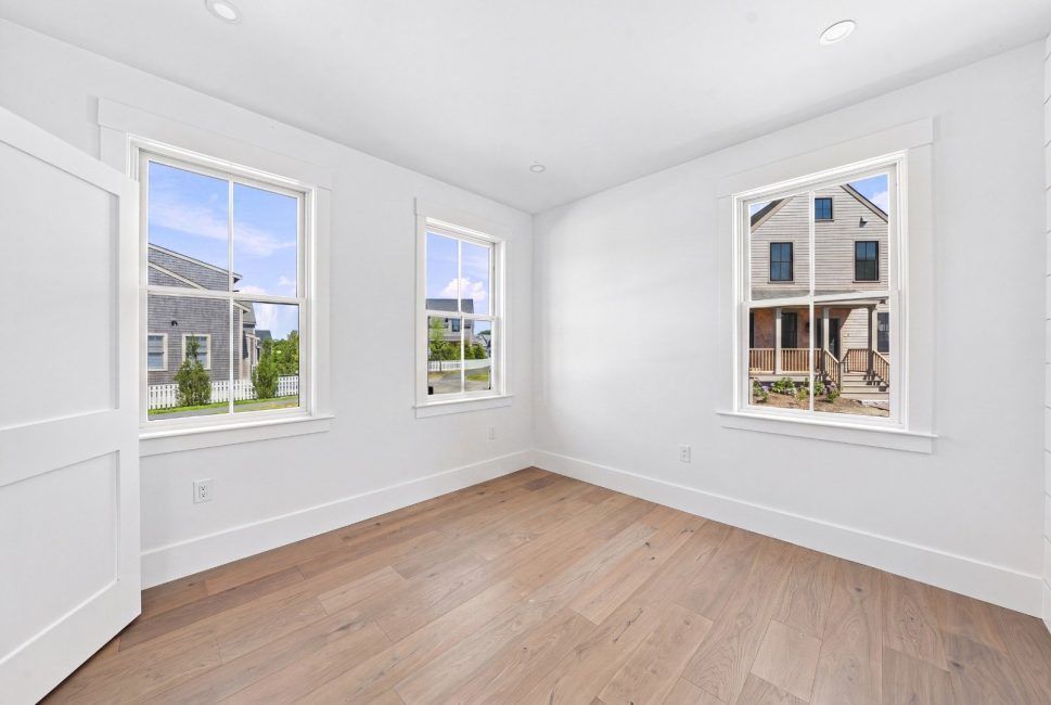  18 Honeysuckle Drive Image 12
                                    