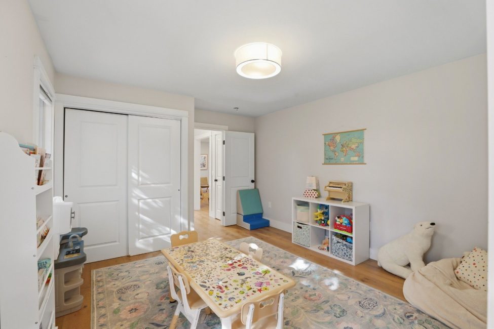  18 Pine Tree Road Image 10
                                    
