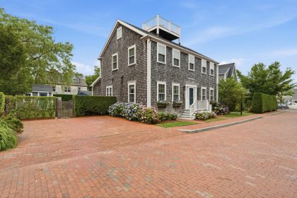 3 Dolphin Court Brant Point