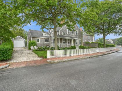 24 Washaman Avenue Nashaquisset
