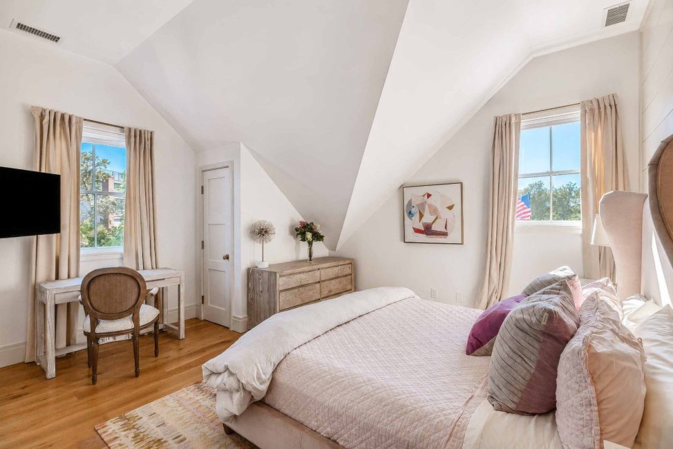  14 Field Avenue Image 25
                                    