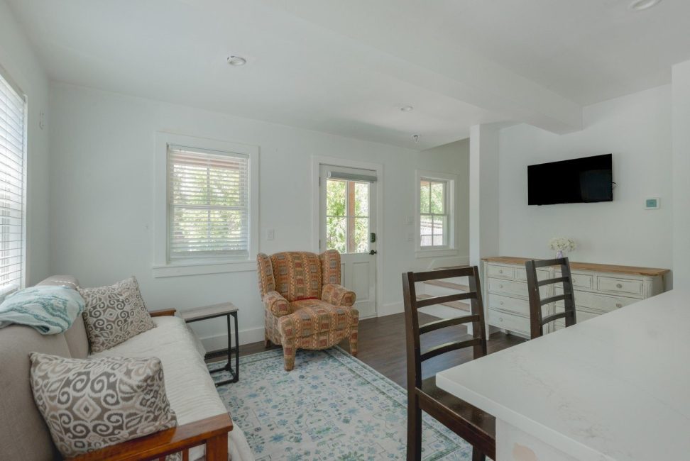  21A Pine Grove # 2 Image 7
                                    