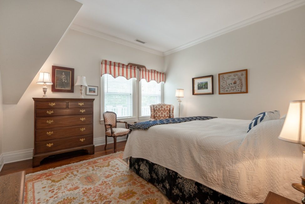  8 Hedge Row Image 26
                                    