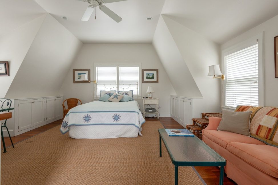  8 Hedge Row Image 38
                                    