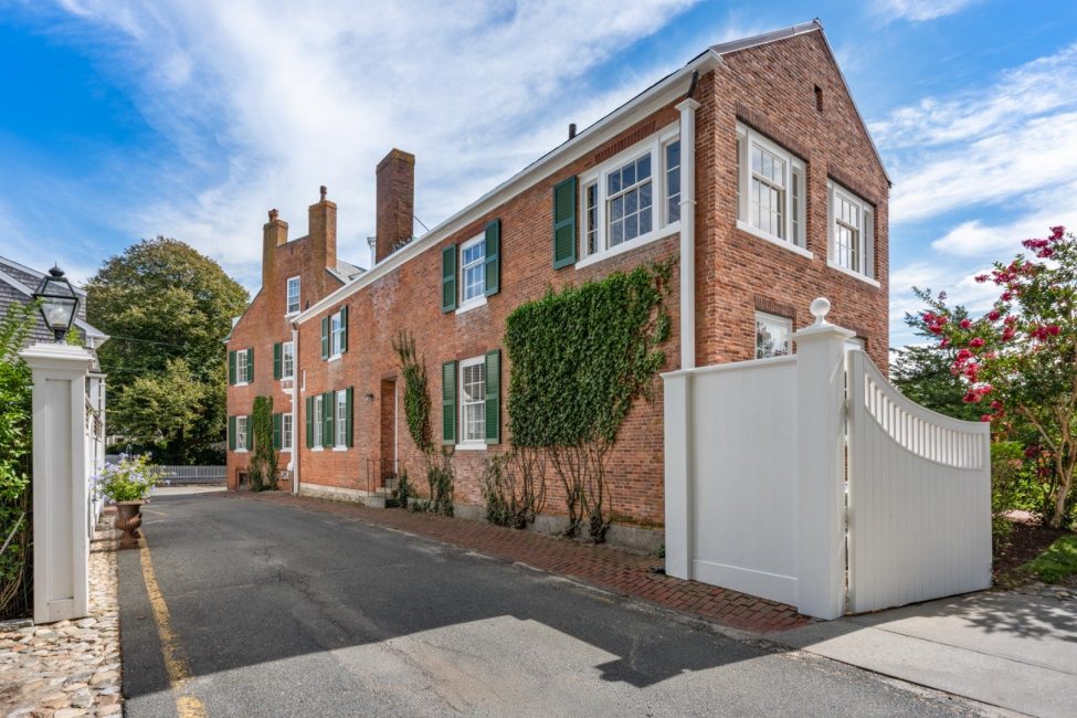  19 Pleasant Street Image 37
                                    