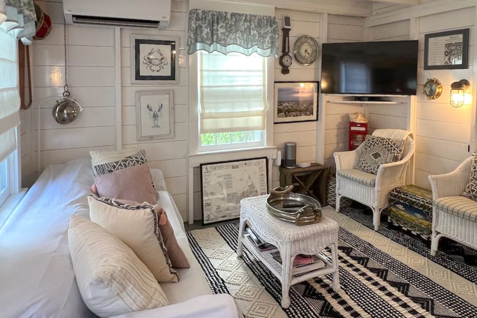                                     13 East Lincoln Avenue Nantucket Rental Image 12
                                