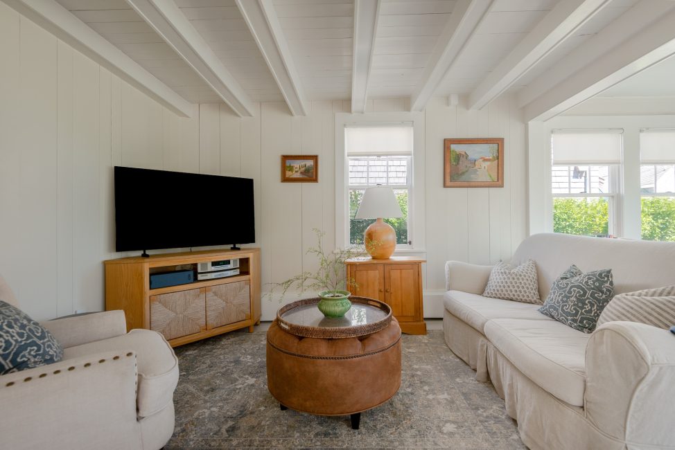                                     15 Beach Street Nantucket Rental Image 30
                                