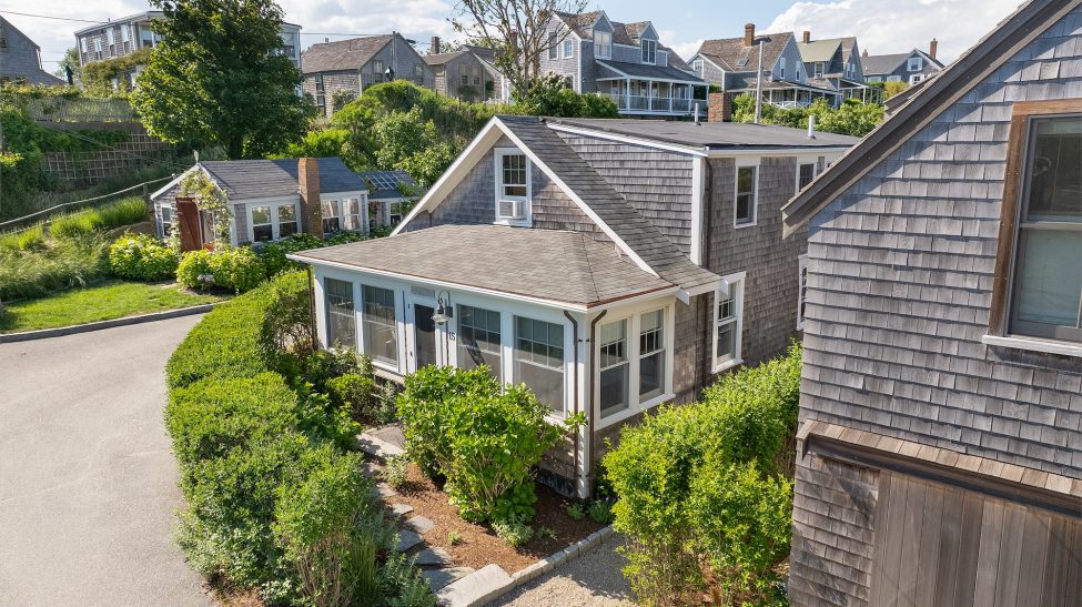                                     15 Beach Street Nantucket Rental Image 30
                                