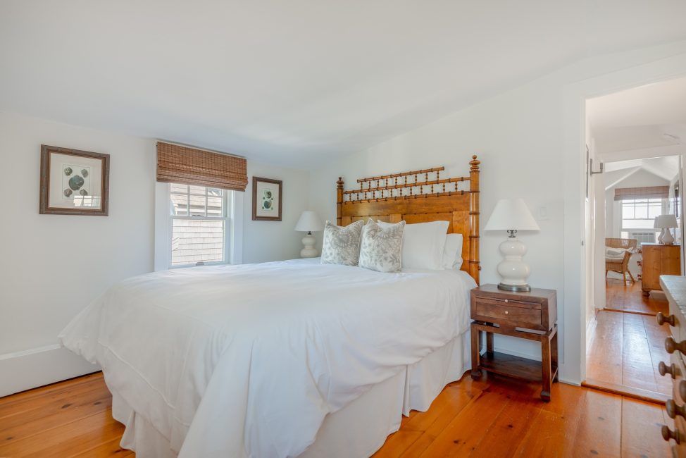                                     15 Beach Street Nantucket Rental Image 30
                                
