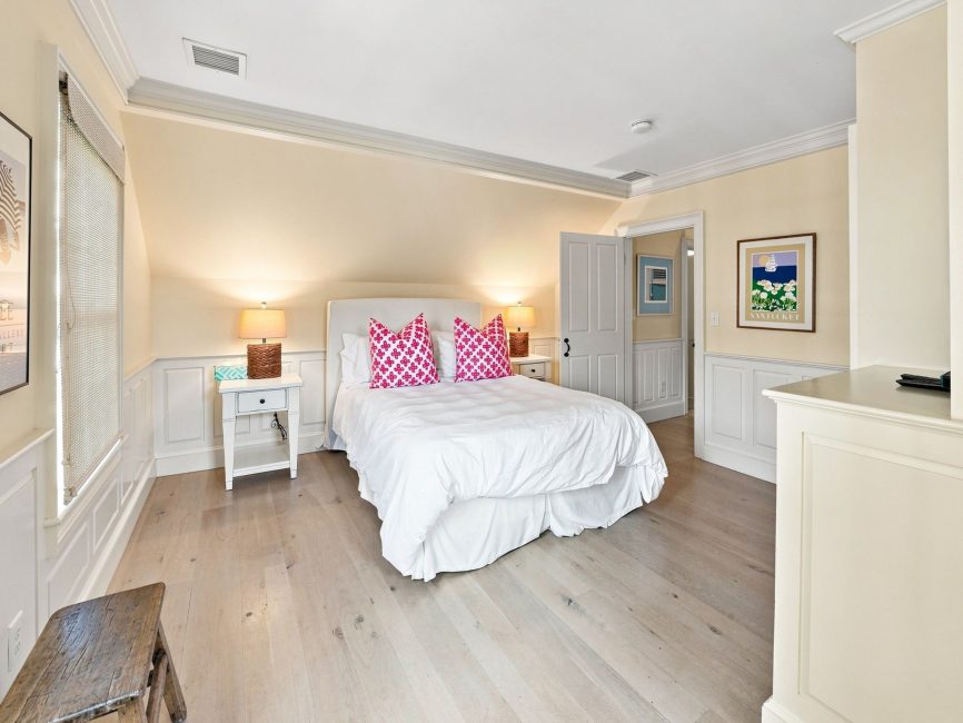                                     44 Pine Street Nantucket Rental Image 82
                                