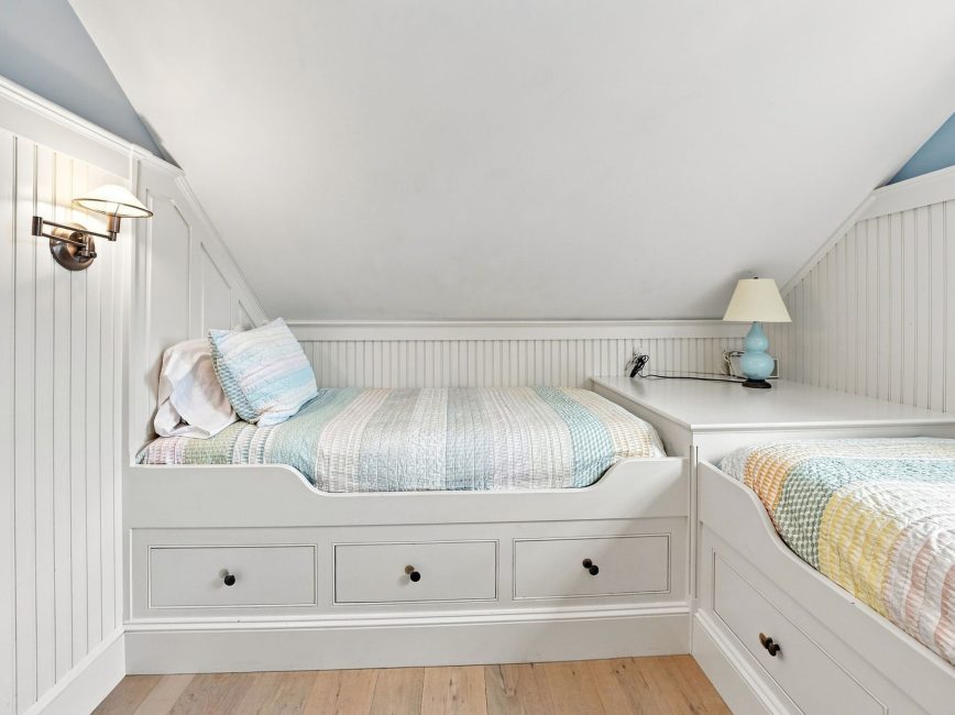                                     44 Pine Street Nantucket Rental Image 82
                                