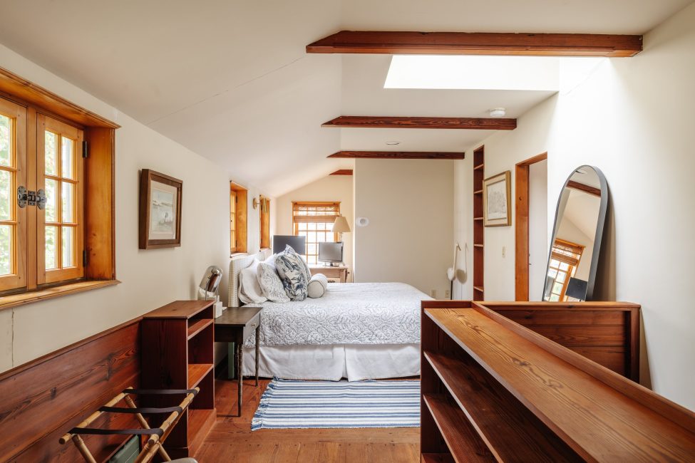                                     19 & 21 Hussey Street Nantucket Rental Image 34
                                
