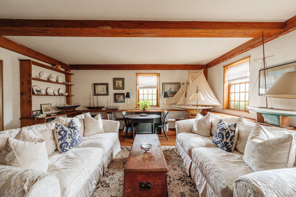                                     19 & 21 Hussey Street Nantucket Rental Image 34
                                