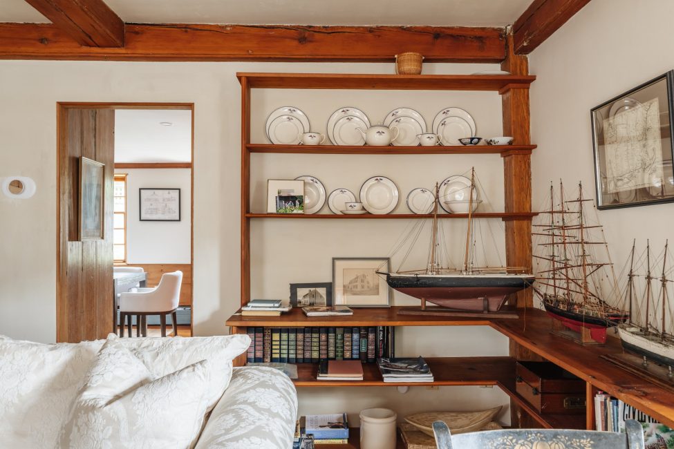                                     19 & 21 Hussey Street Nantucket Rental Image 34
                                