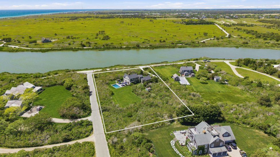                                     142 Miacomet Road Nantucket Rental Image 154
                                