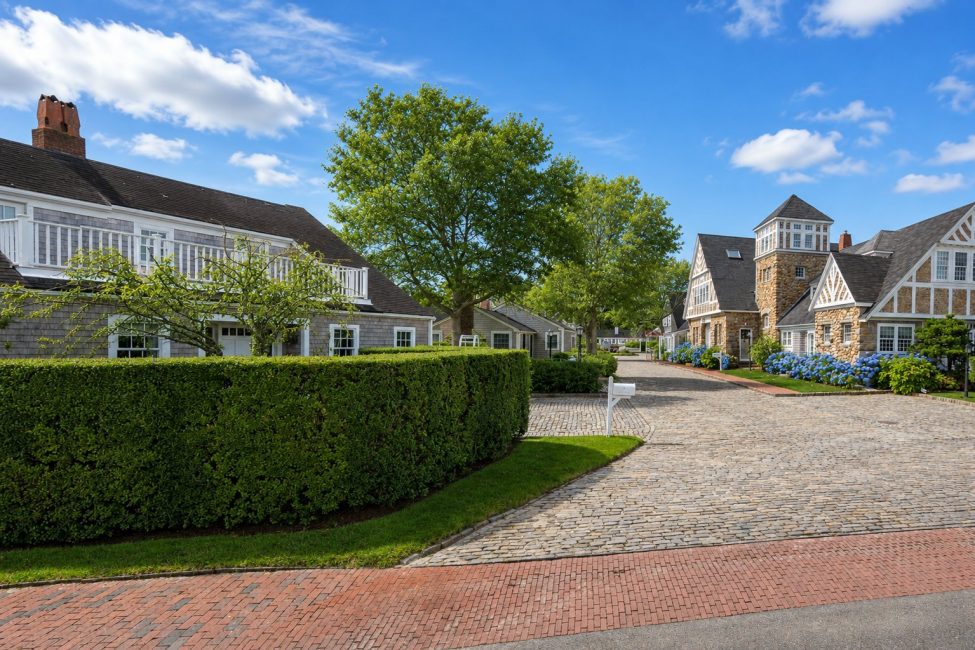                                     4 Stone Barn Way Nantucket Rental Image 36
                                
