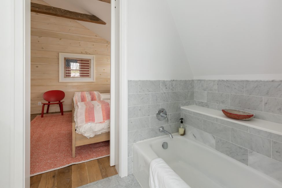                                     33.5 Vesper Lane Nantucket Rental Image 53
                                