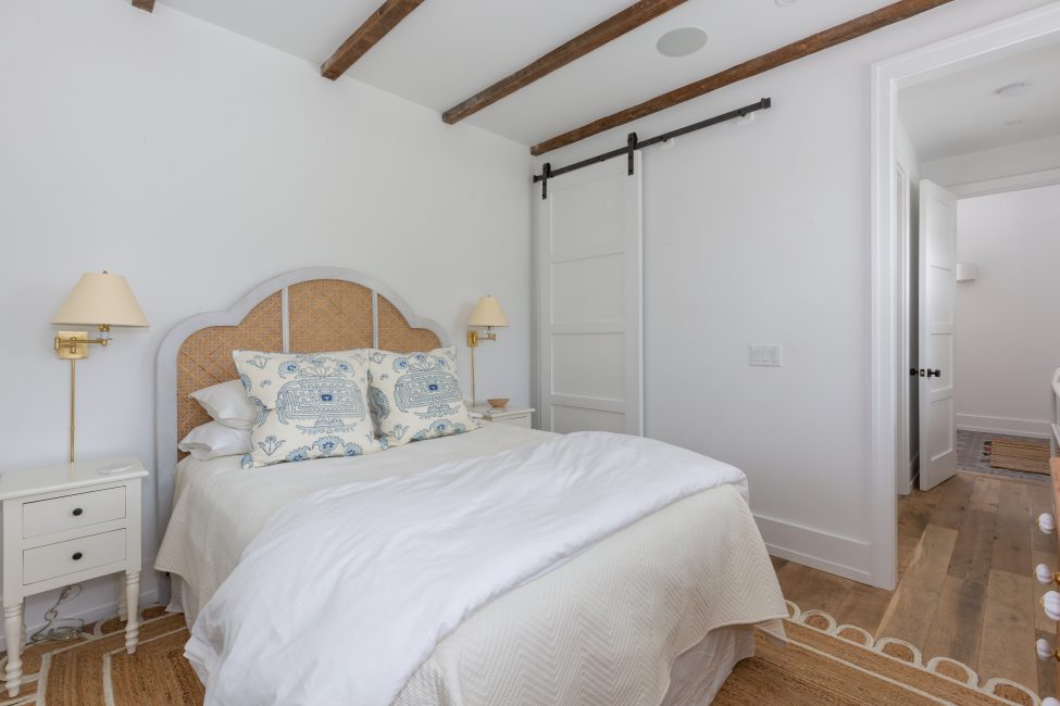                                     33.5 Vesper Lane Nantucket Rental Image 53
                                