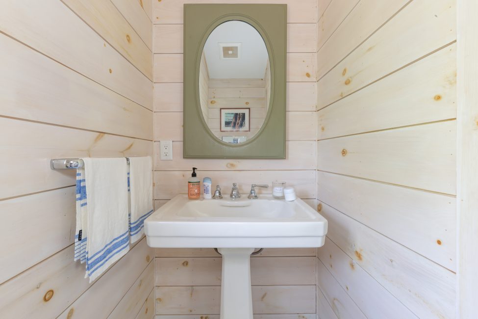                                     33.5 Vesper Lane Nantucket Rental Image 53
                                