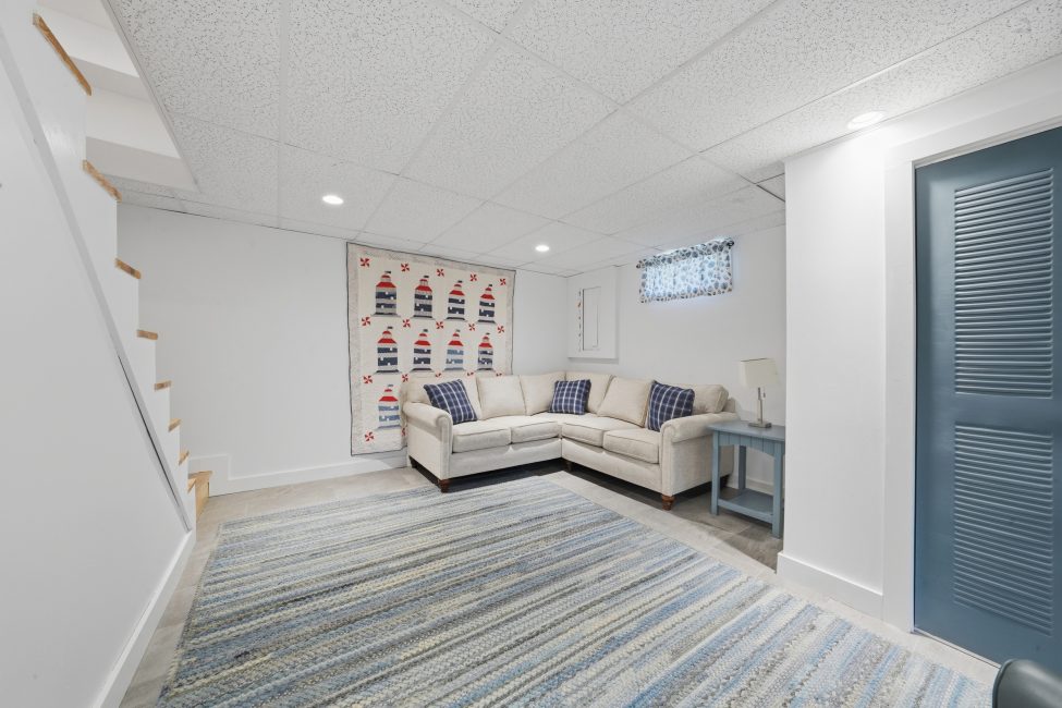                                     8 Heath Lane Nantucket Rental Image 43
                                