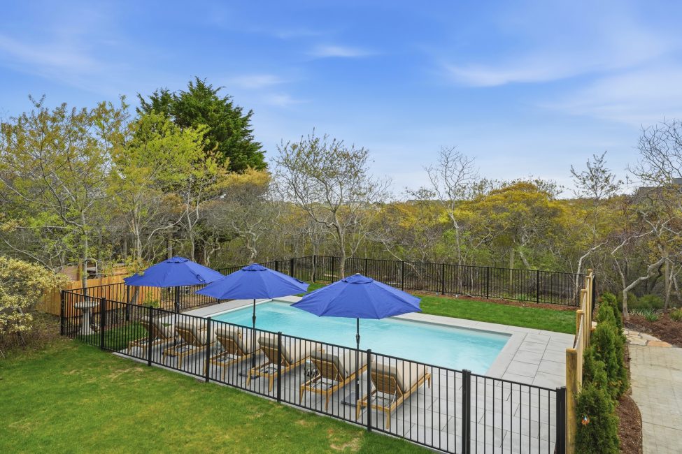                                     8 Heath Lane Nantucket Rental Image 43
                                