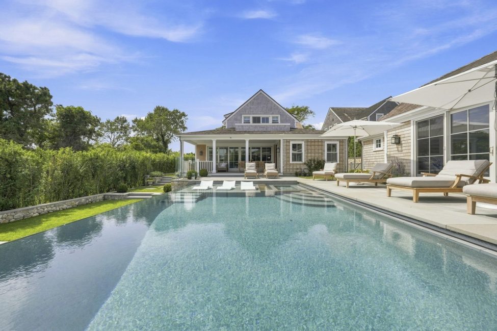                                     8 Red Mill Lane Nantucket Rental Image 44
                                