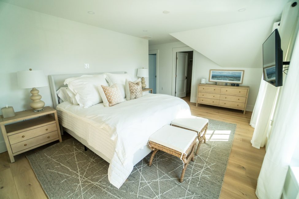                                     19 Honeysuckle Drive Nantucket Rental Image 43
                                