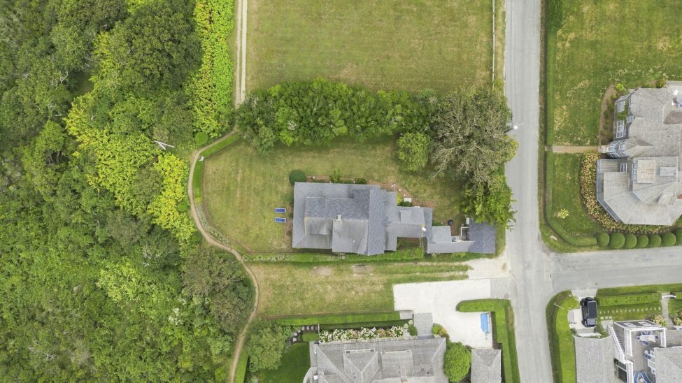                                     13 Baxter Road Nantucket Rental Image 36
                                