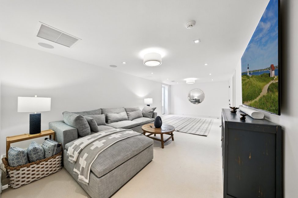                                     14 Cannonbury Lane Nantucket Rental Image 43
                                