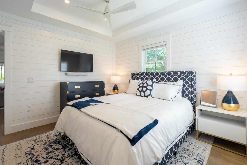                                     2 Hedgebury Lane | Cottage Nantucket Rental Image 11
                                