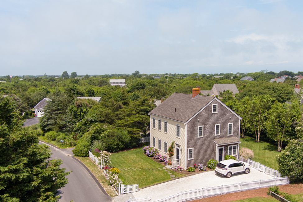                                     23 Tashama Lane Nantucket Rental Image 4
                                