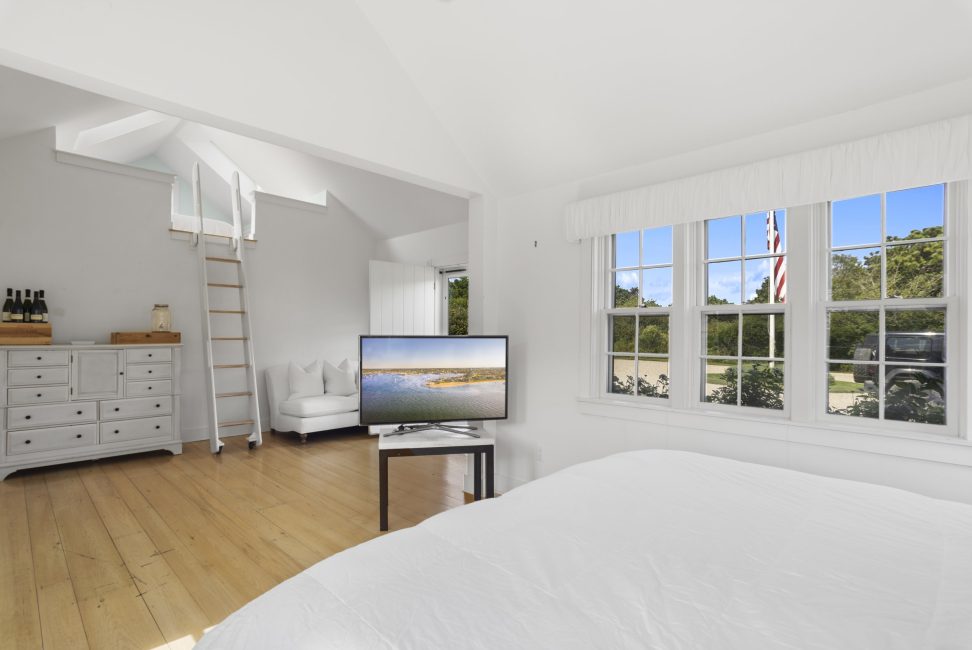                                     6 Walbang Avenue Nantucket Rental Image 48
                                