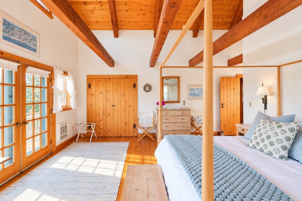                                     150 Cliff Road Nantucket Rental Image 40
                                