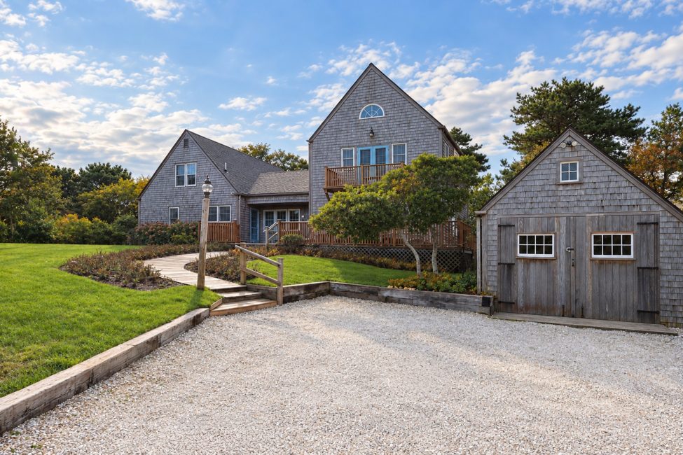                                     150 Cliff Road Nantucket Rental Image 40
                                