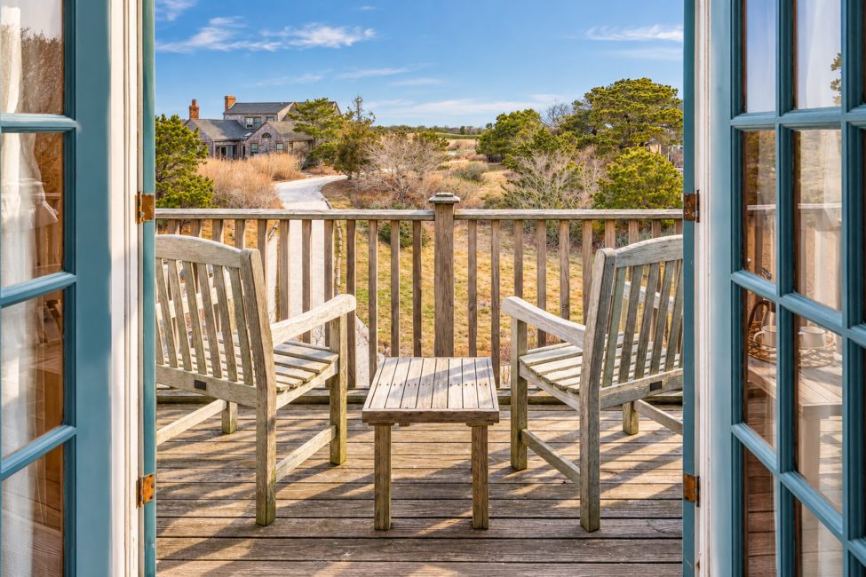                                     150 Cliff Road Nantucket Rental Image 40
                                