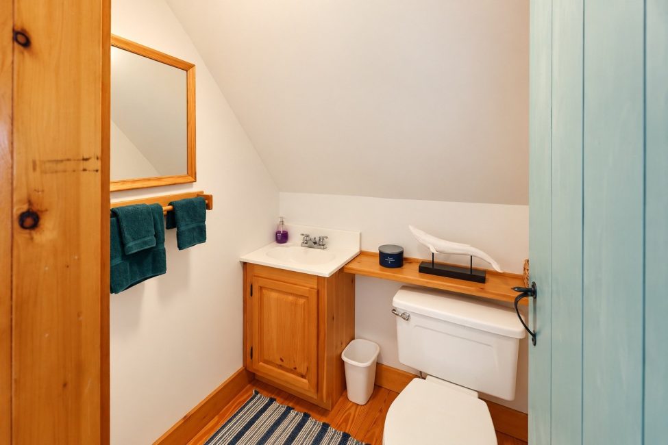                                     150 Cliff Road Nantucket Rental Image 40
                                