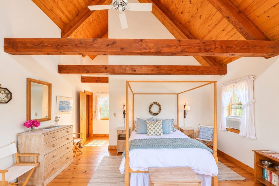                                     150 Cliff Road Nantucket Rental Image 40
                                