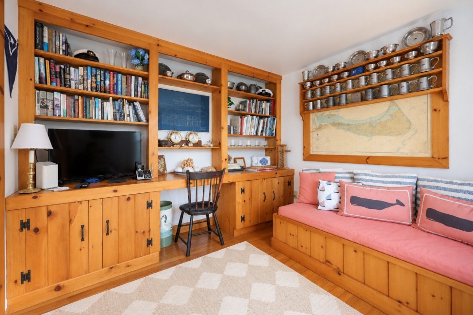                                     150 Cliff Road Nantucket Rental Image 40
                                