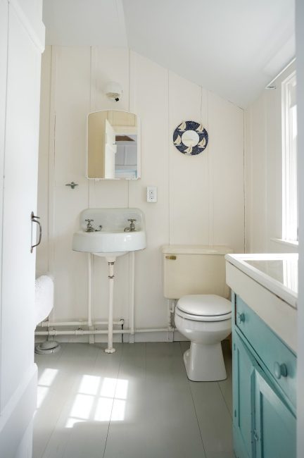                                     8 West Chester Street Nantucket Rental Image 68
                                